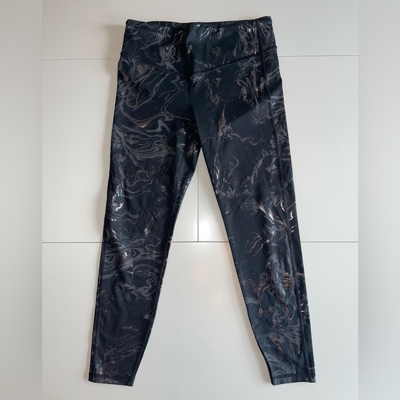 4 Pairs of leggings 1 athletic shirt with built in bra - Picture 11 of 15